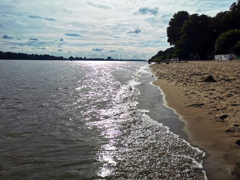 elbstrand-hamburg-entspannung-urlaub