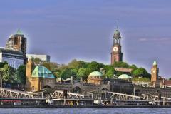 hamburg-urlaub-michel-landungsbruecken