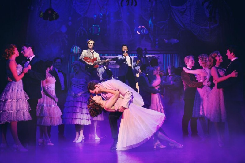 George McFly und Lorraine Baines beim Ball Verzauberung unter dem Meer: Back to the Future Bewertung